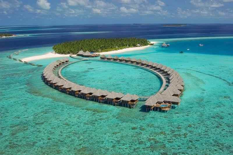 Tuvalu, made up of 9 small islands, only saw 2,000 visitors last year Tuvalu, made up of 9 small islands, only saw 2,000 visitors last year