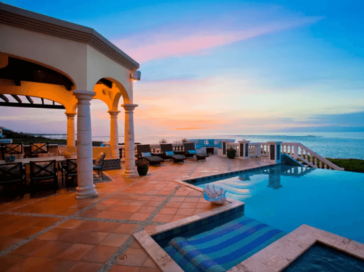 13 Coolest Airbnb Places To Stay to have a luxury feel 13 Coolest Airbnb Places To Stay to have a luxury feel