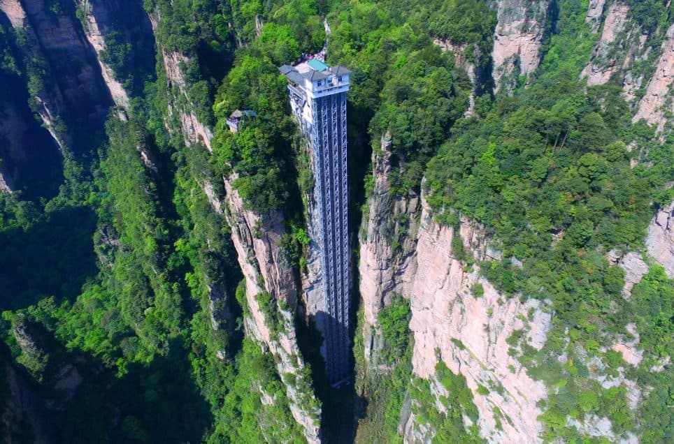 Would You Dare Ride This Insanely Tall Outdoor Lift? Would You Dare Ride This Insanely Tall Outdoor Lift?