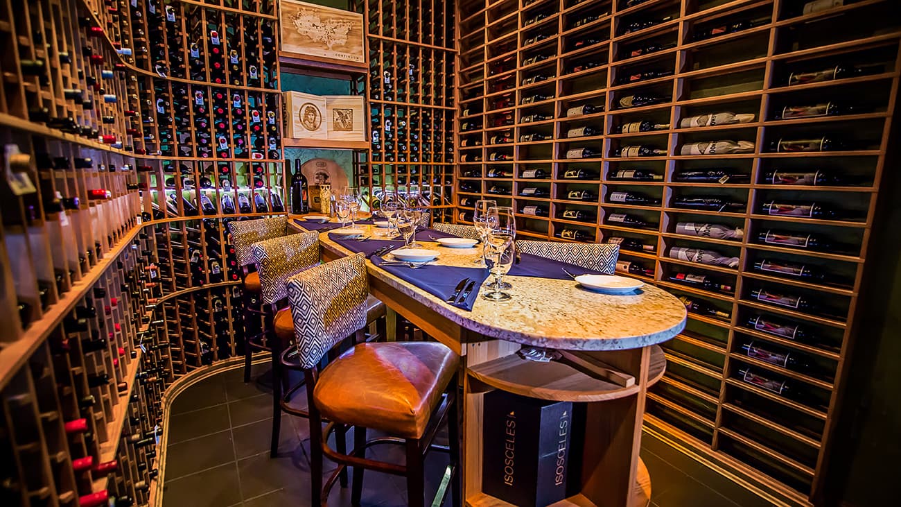 Most Romantic Restaurants To Dine On This Valentines Day Most Romantic Restaurants To Dine On This Valentines Day