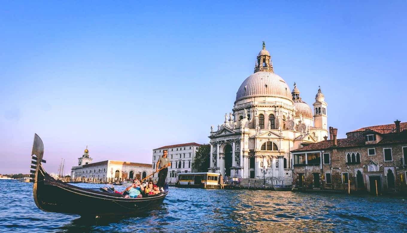 Revisiting Your Favorite Travel Destinations; Coronavirus Left Them All Empty! Revisiting Your Favorite Travel Destinations; Coronavirus Left Them All Empty!