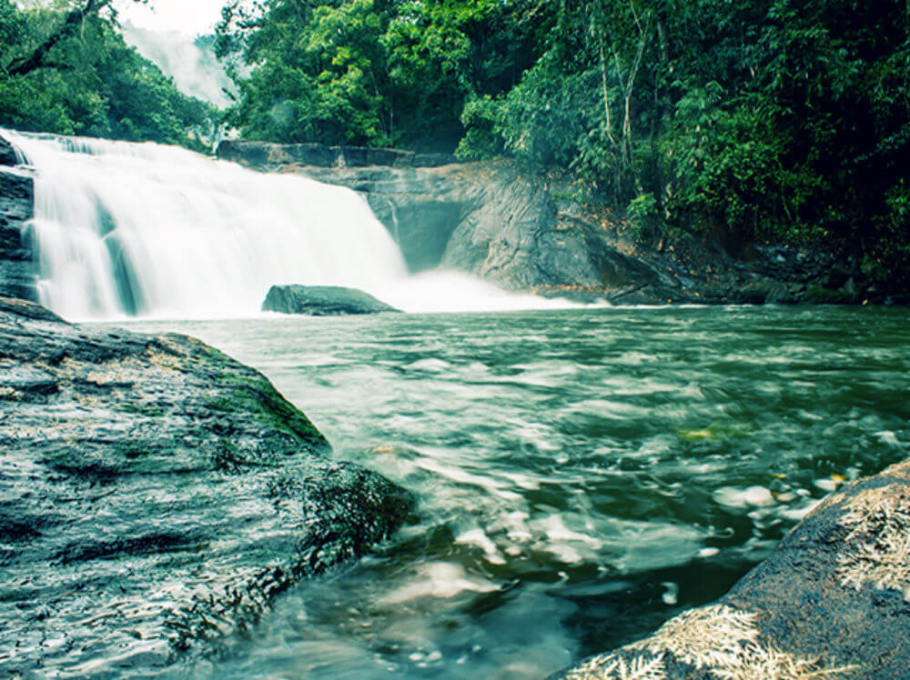 famous waterfalls in kerala